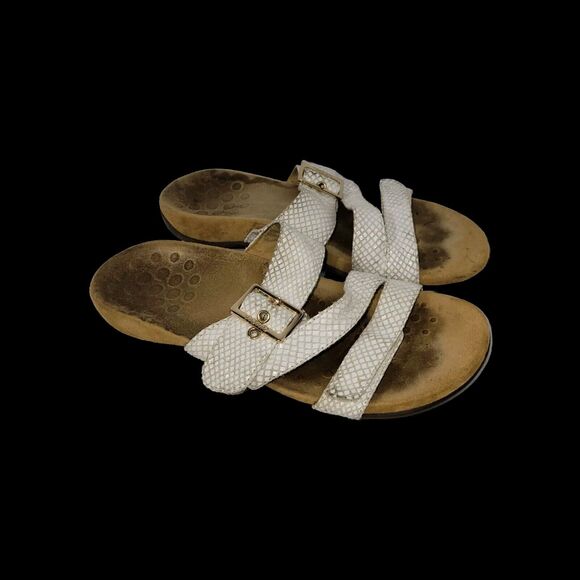Vionic Sandals Womens Sz 9.5 White Shoes Beach River Pool Outdoors Buckle Strap - Picture 1 of 12